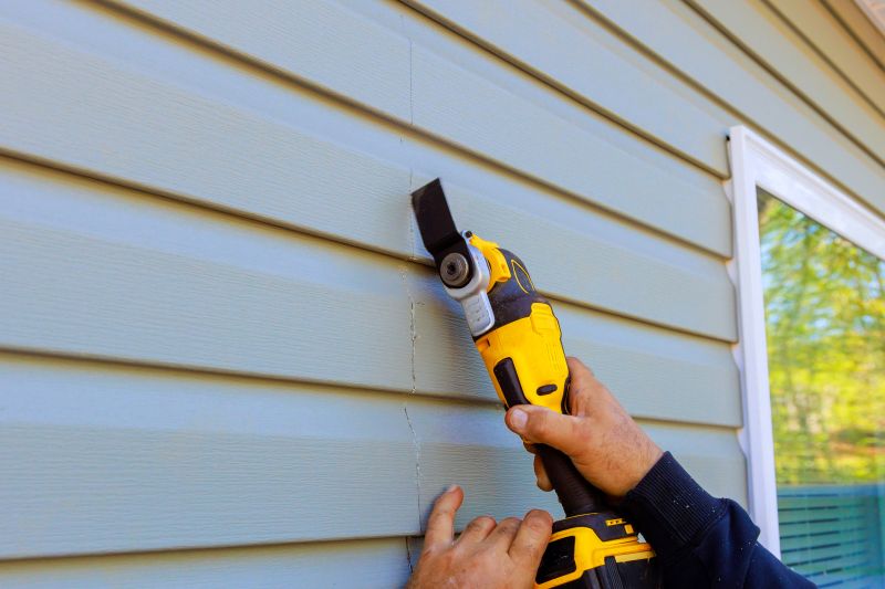 Vinyl Siding Repair - Sealing and Finishing